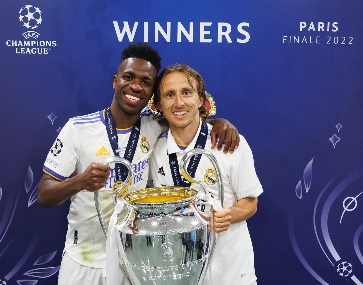 维尼修斯社媒告别魔笛：这些年我与一位传奇共享更衣室