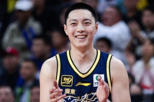 媒体人：胡明轩国家队队长不是白当的 第三阶段对他的评价过分了