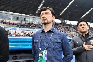 开云体育-谢晖：留洋沟通不是问题 ，踢不上就是实力不够